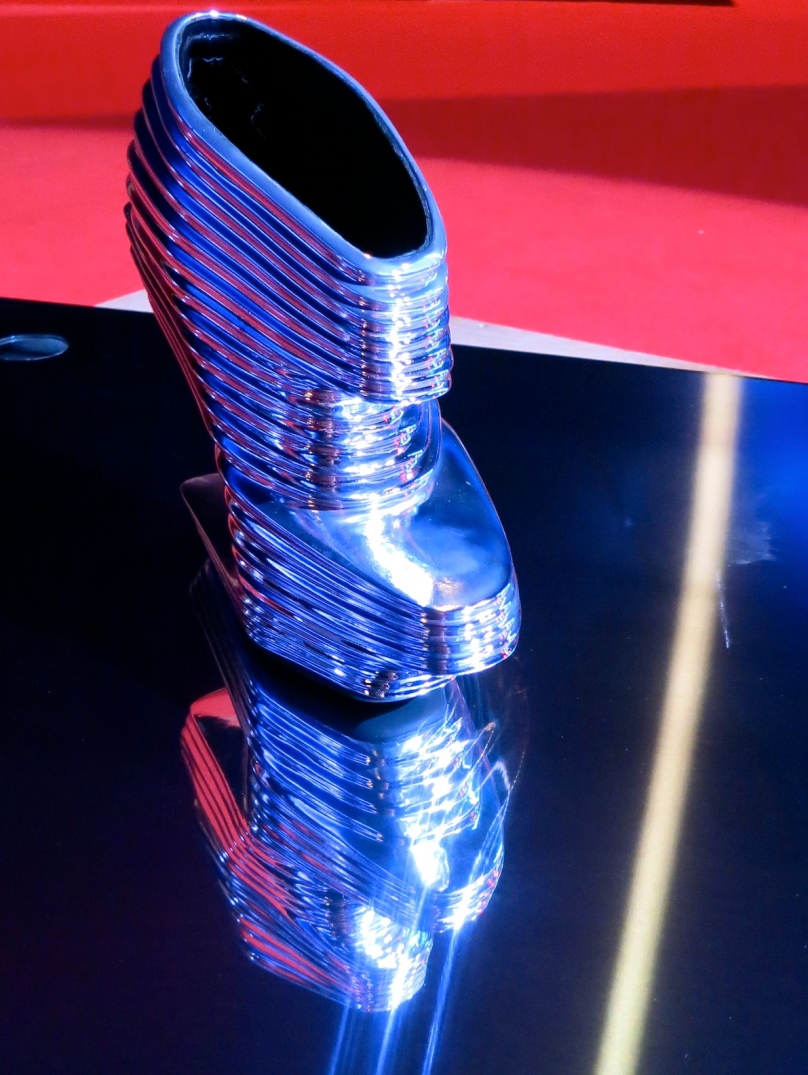 Zaha Hadid - Limited edition chrome-plated shoes with 16.5 cm cantilevered heels @CelinaLafuenteDeLavotha